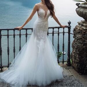 Mermaid tail wedding dress size S